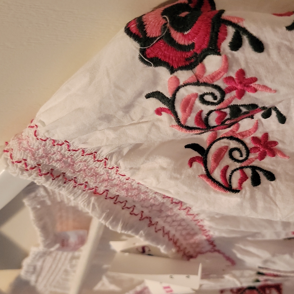 Embroidered Large Blouse - Picture 5 of 7